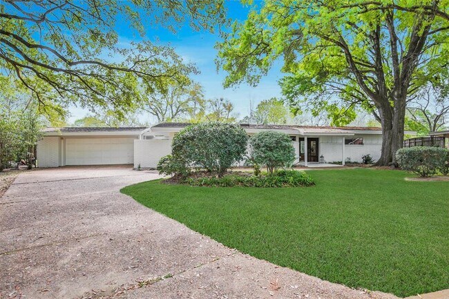Foto del edificio - 3323 Longfield Cir