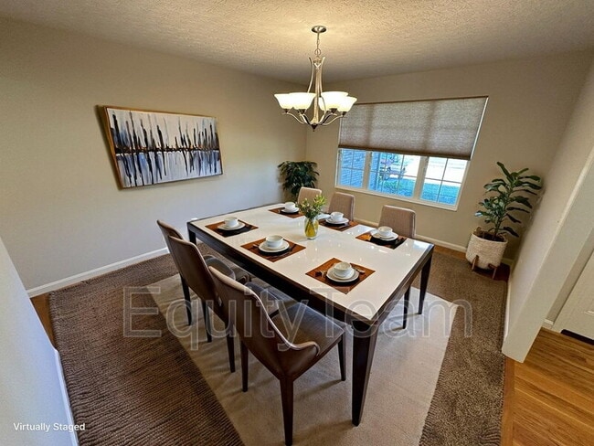 Building Photo - 1874 Park Pl