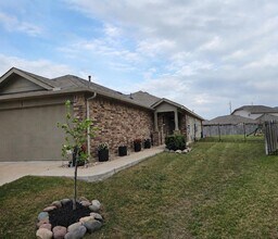 Building Photo - 108 Blue Sage Dr