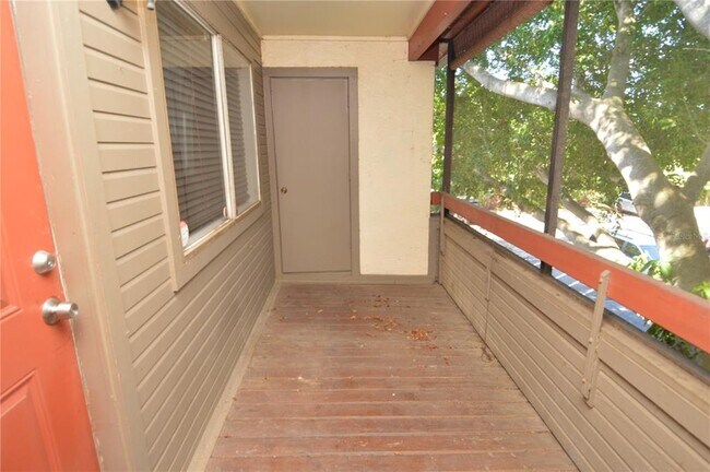 Building Photo - 10263 Gandy Blvd N