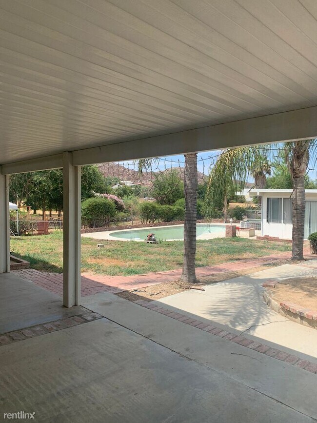 Building Photo - 3 br, 2 bath House - 27191 Girard St