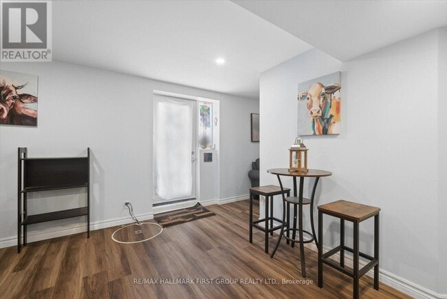 Building Photo - 16 Rushbrooke Way