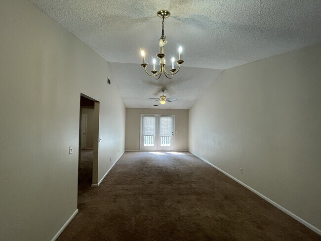 Foto del edificio - Apartment For Rent