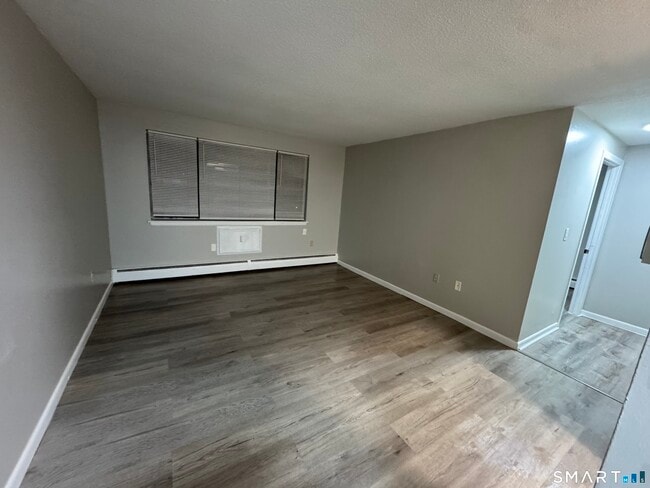 Building Photo - 958 Wethersfield Ave