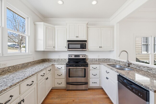 Foto del edificio - 374 Cherry St