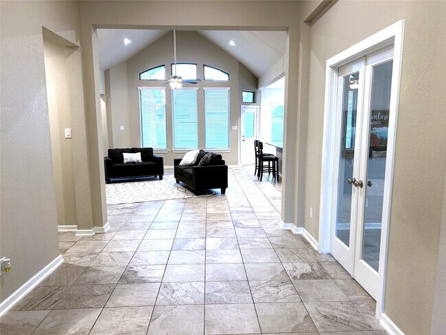 Foto del edificio - 8426 Bay Orchard Dr