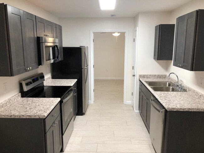 Building Photo - 109 W 2nd St