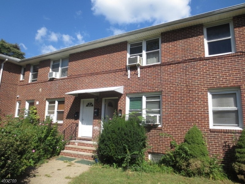 Primary Photo - 7 Carpenter Terrace S