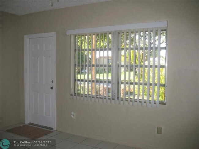 Foto del edificio - 2000 Rodman St