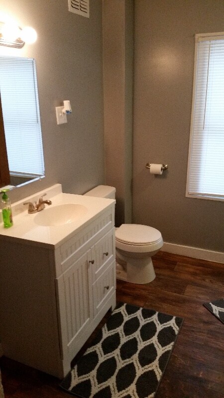 Foto principal - 210 S Bellinger St