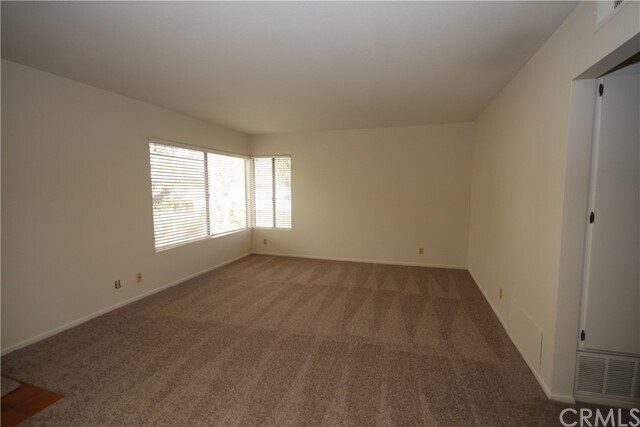 Building Photo - 130 Clearbrook