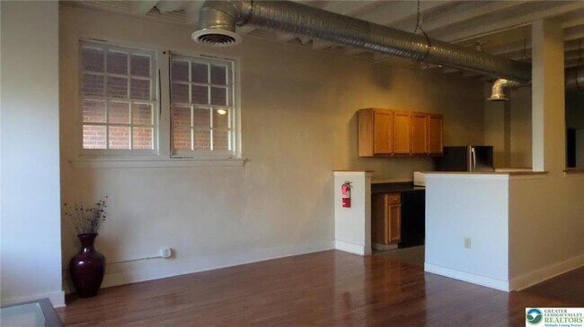 Building Photo - 143 S 4th St