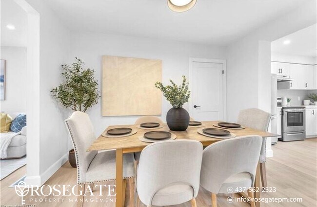 Building Photo - Charming 3-Bedroom Detached Home with Backyard & 3 Parking Spots – Pet Friendly – London