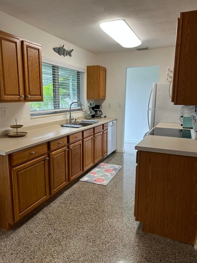 Foto del edificio - 829 Dogwood Rd