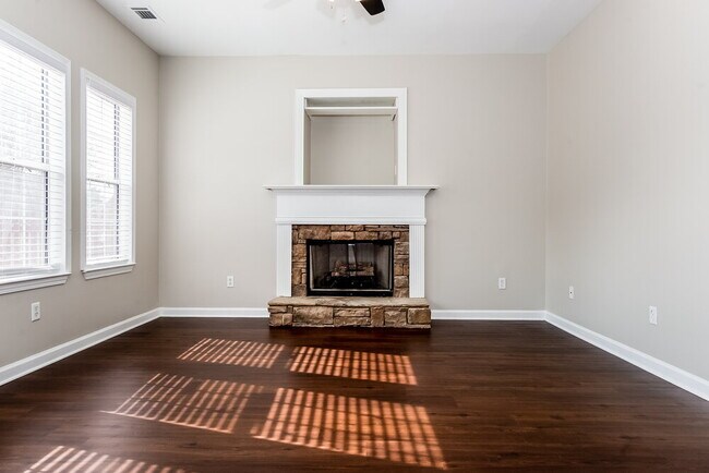 Building Photo - 613 Brookwater Dr