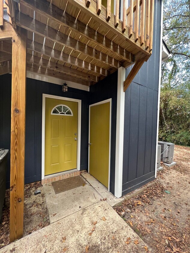 Foto principal - 1219 Crestview Ave