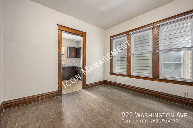 Building Photo - 922 Washington Ave