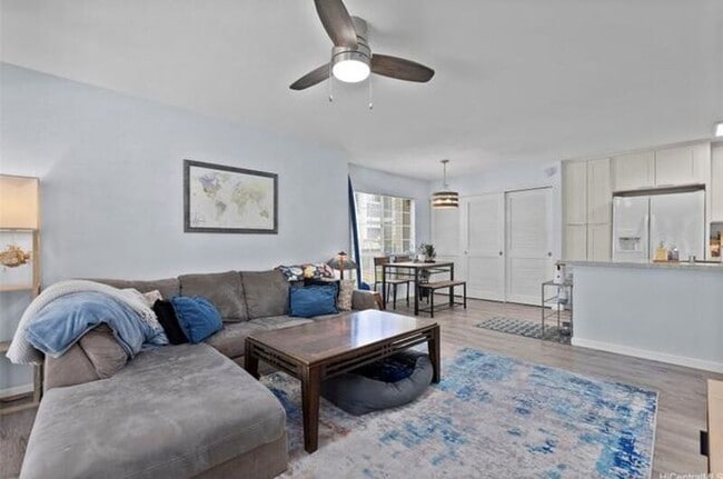 Building Photo - 516 Mananai Pl