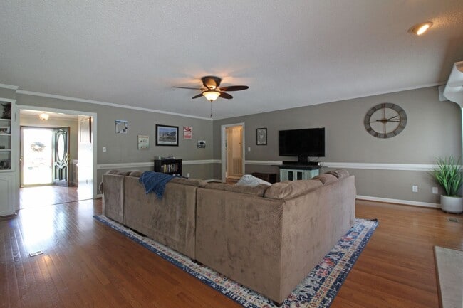 Building Photo - 103 Carolina Wren Cir