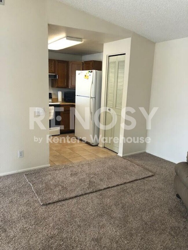 Foto del edificio - 2126 N Villas Ln