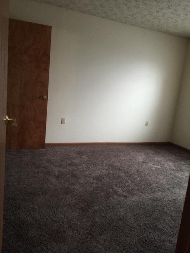 Building Photo - Dylan Heights Apts