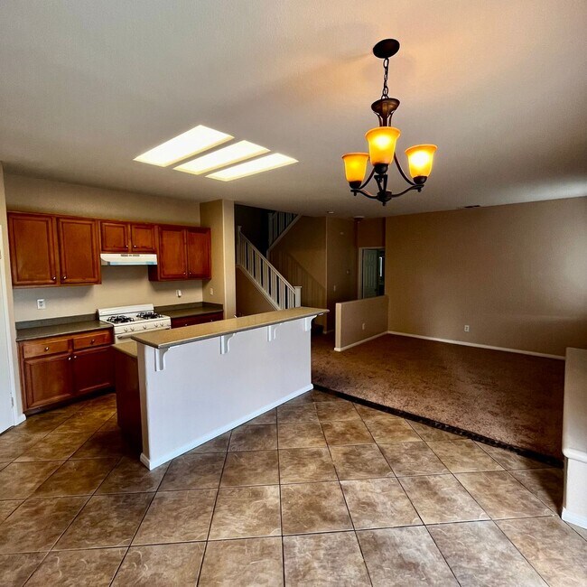 Foto del edificio - 5 BEDROOM VICTORVILLE HOME