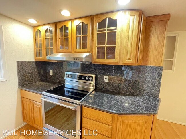 Foto del edificio - 1400 Bellevue Way SE