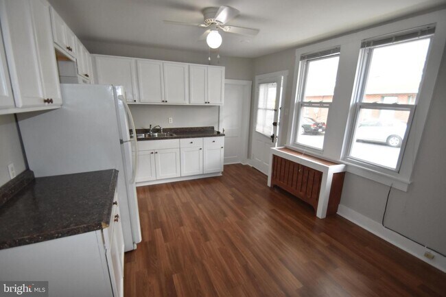 Foto del edificio - 401-UNIT W Main St