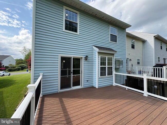 Building Photo - 1441 Landis Cir