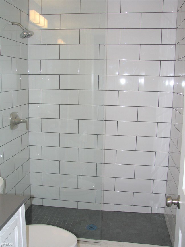 Foto del edificio - 2 br, 1 bath Duplex - 65 E Russell St