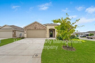 Building Photo - 2700 Coral Vly