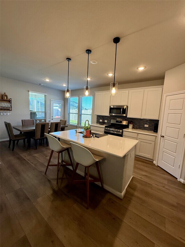 Foto del edificio - 15402 Sailpoint Ln