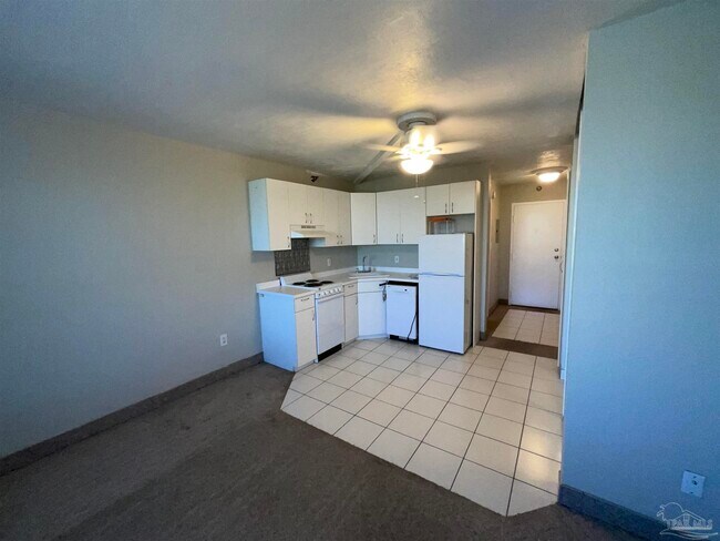 Foto del edificio - 224 E Garden St