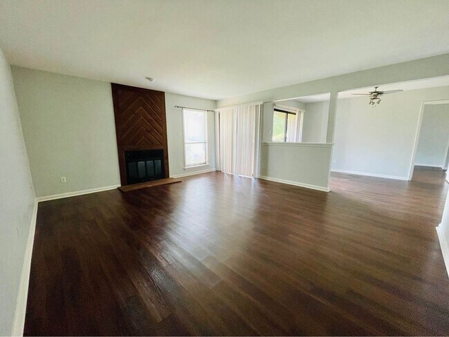 Foto del edificio - 5718 Dockside Dr