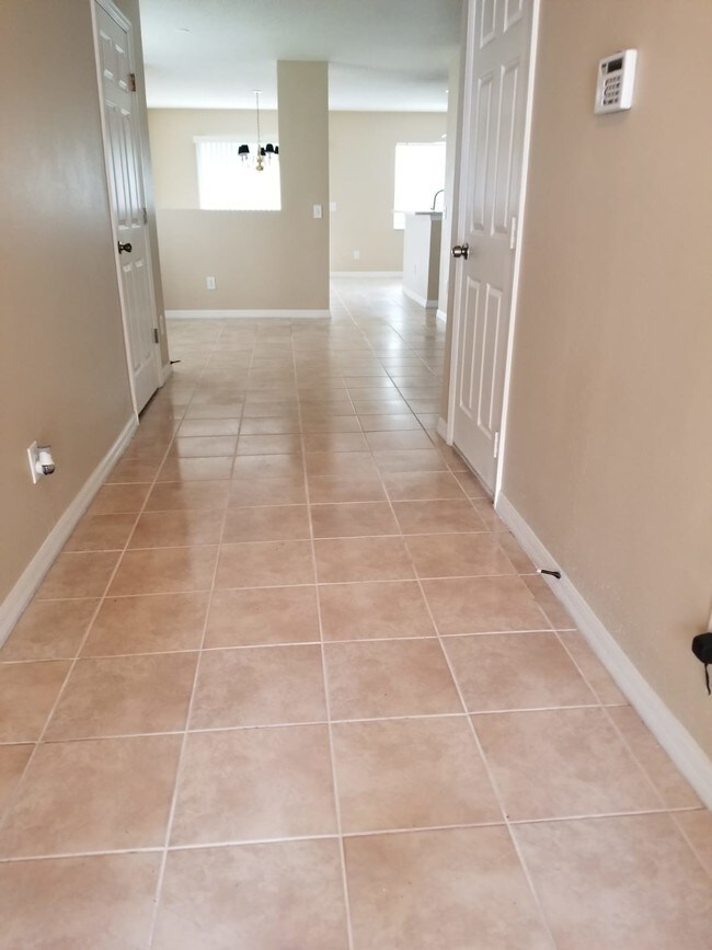 Building Photo - 4401 Silver Falls Drive