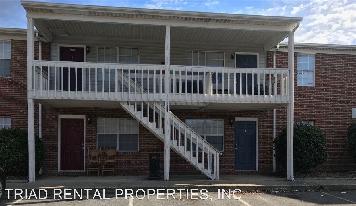 Foto principal - 705 S Church St