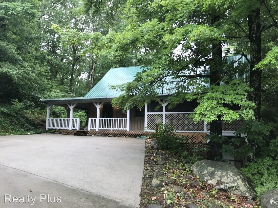 3 br, 2.5 bath House 620 Cain Hollow Rd House Rental in Pigeon