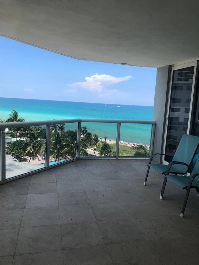 Foto principal - 6301 Collins Ave