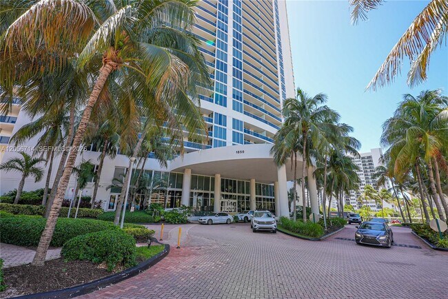 Building Photo - 1850 S Ocean Dr
