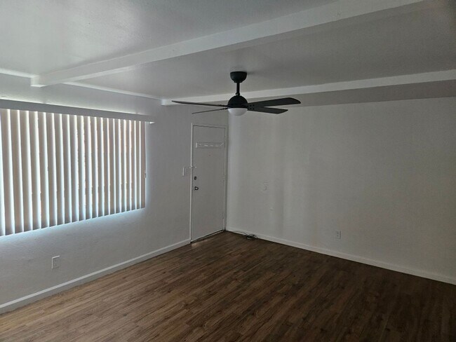 Foto del edificio - 4210-4216 Division Street