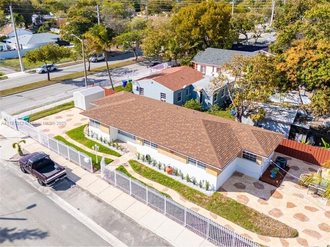 Building Photo - 431 NW 47th St