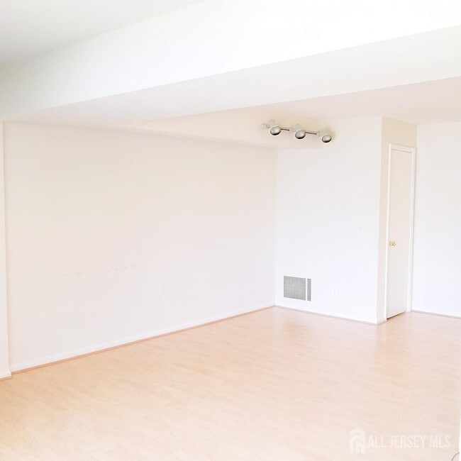 Building Photo - 3705 Royce Ct