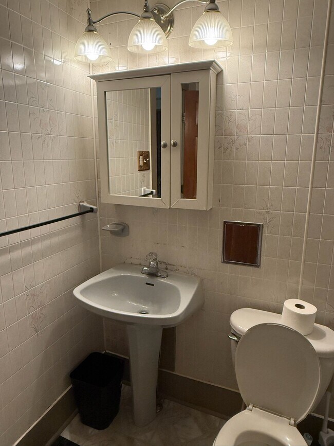 Foto del edificio - 918 Leland Ave