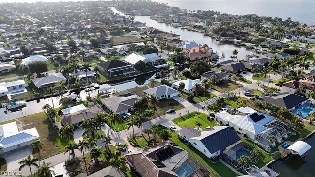 Foto del edificio - 5367 Coral Ave
