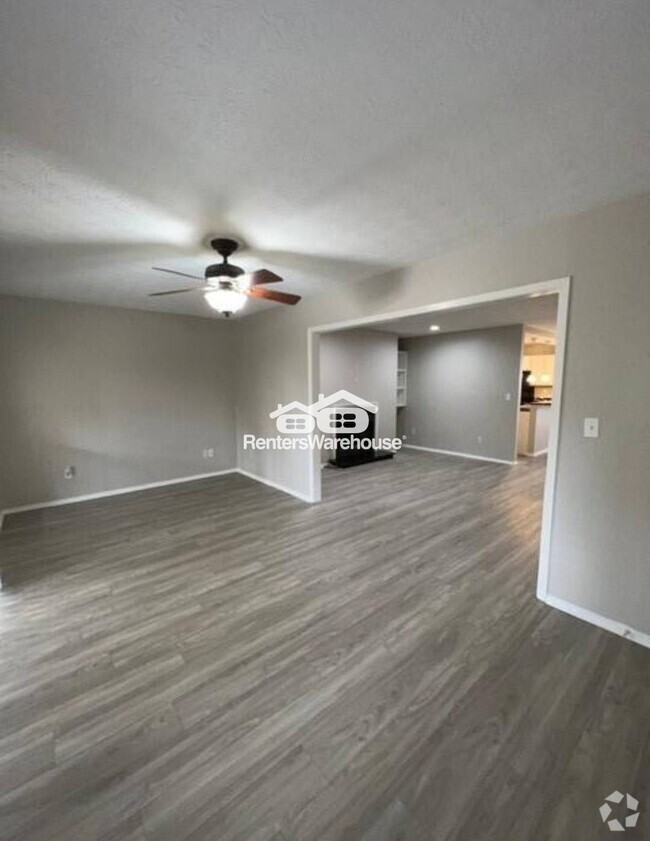 Building Photo - 401 Wynnes Ridge Cir SE
