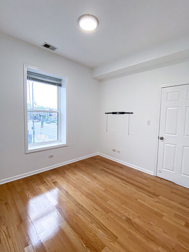 Building Photo - 2757 W Fullerton Ave
