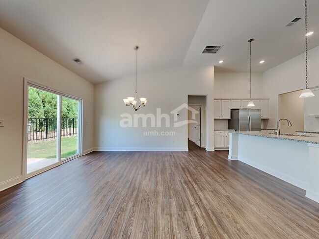 Building Photo - 4990 Hudson Vly Dr