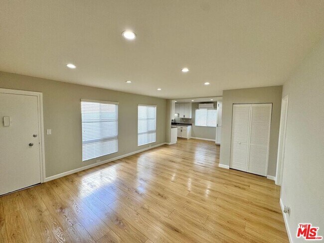 Foto del edificio - 505 S Wilton Pl