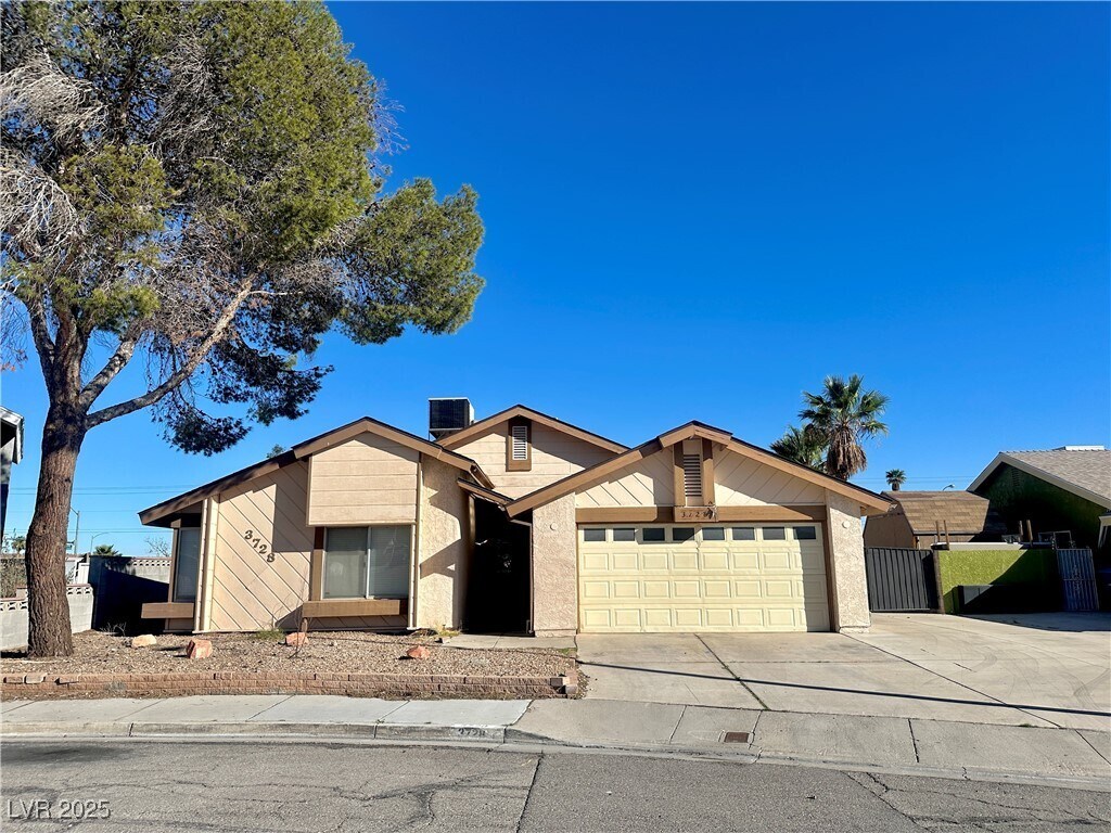 Primary Photo - 3728 Majestic Dr