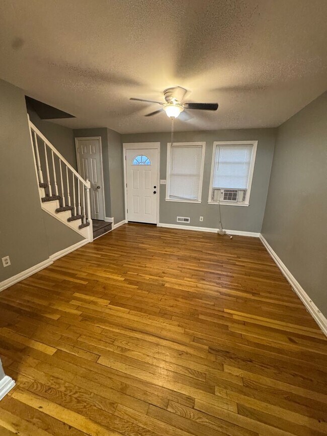 Foto del edificio - Newly Renovated 2-Bedroom Townhome in Baltimore